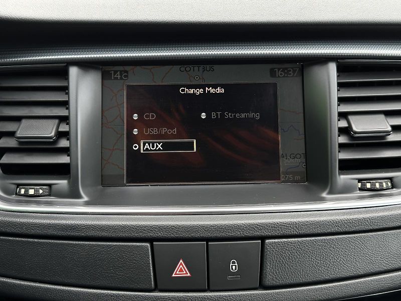 Peugeot 508 2.0HDi AT 163PS Bi-Xenon NAVI - fotka 23 z 36