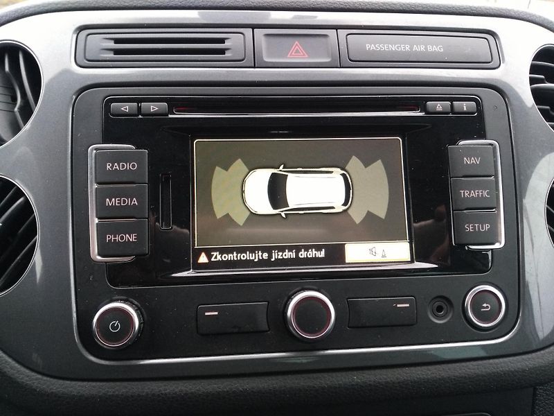 Volkswagen Tiguan 2,0 TDI 4Motion /103 kW/ - fotka 21 z 34