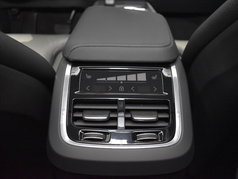 Volvo S60 2,0 B5 AWD Ultimate Panorama - fotka 14 z 23