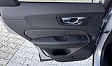 Volvo XC60 B5 AWD /1. maj / výhřev + kola - náhled 18