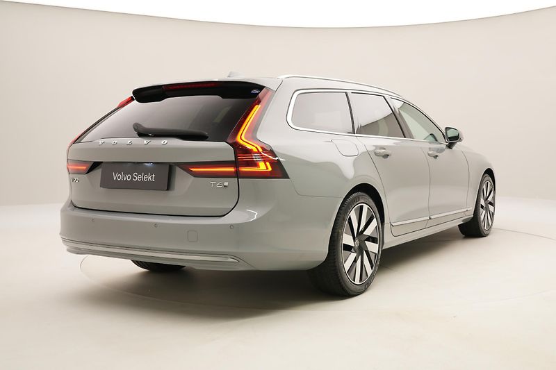 Volvo V90 T6 AWD RECHARGE CORE REZERVACE - fotka 13 z 60
