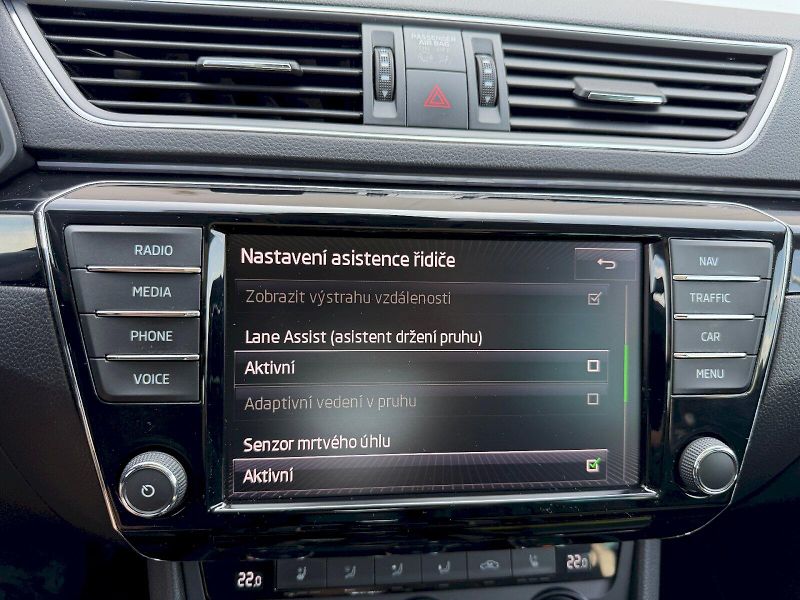 Škoda Superb (2016) 2.0 TSI 206kW L&K DSG 4x4 - fotka 15 z 35