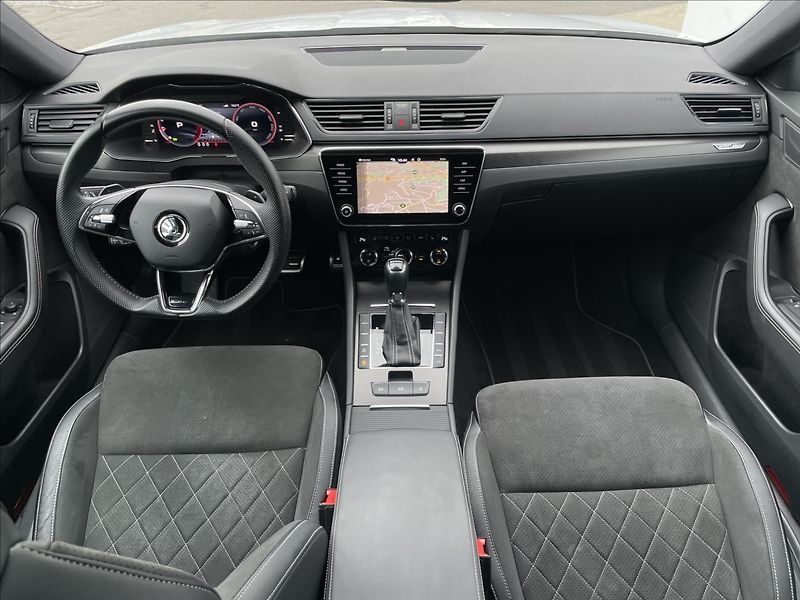 Škoda Superb 2,0 TDI DSG SportLine TAŽNÉ - fotka 6 z 23
