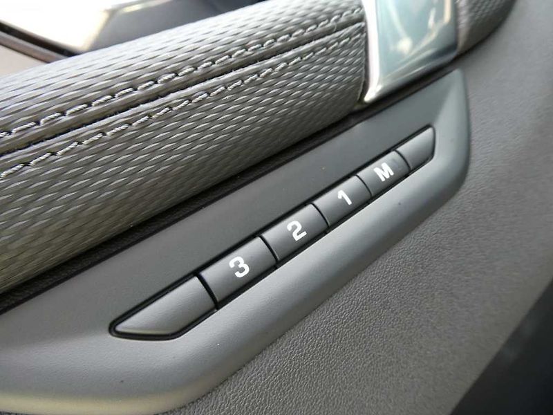 Land Rover Discovery Sport 1,5 Dynamic Se P270e - fotka 13 z 40