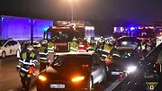 Majitel Tesly zachránil řidiče Passatu na dálnici.