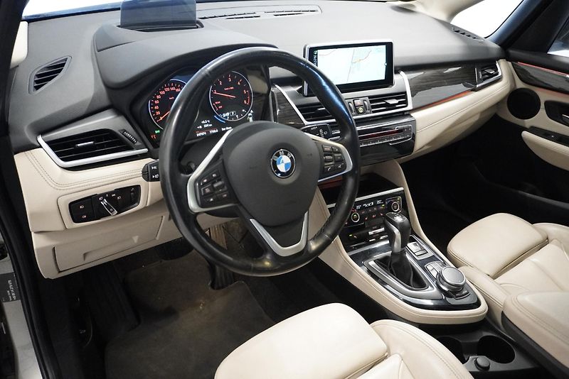 BMW Řada 2 2,0 GRAN TOURER - fotka 13 z 33