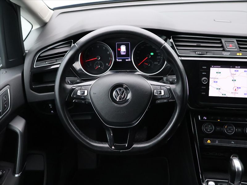 Volkswagen Touran 1.4 TSI 110kW DSG 7Míst CZ DPH - fotka 20 z 34