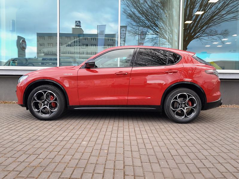 Alfa Romeo Stelvio (2026) Veloce 4x4 2,0 280PS - fotka 6 z 38