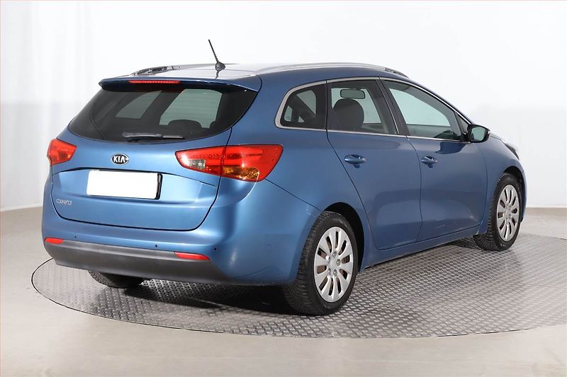 Kia Ceed (2014) 1.4 CVVT, Serv.kniha, Tempomat - fotka 5 z 24
