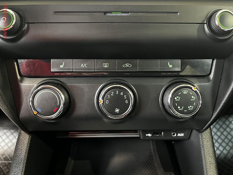 Škoda Octavia (2015) 1.6 TDI, ČR, servis.kniha, AC - fotka 13 z 13