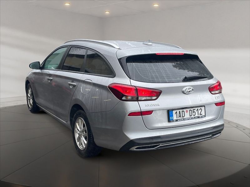 Hyundai i30 1,5 T MHEV Comf kombi 5d - fotka 4 z 11