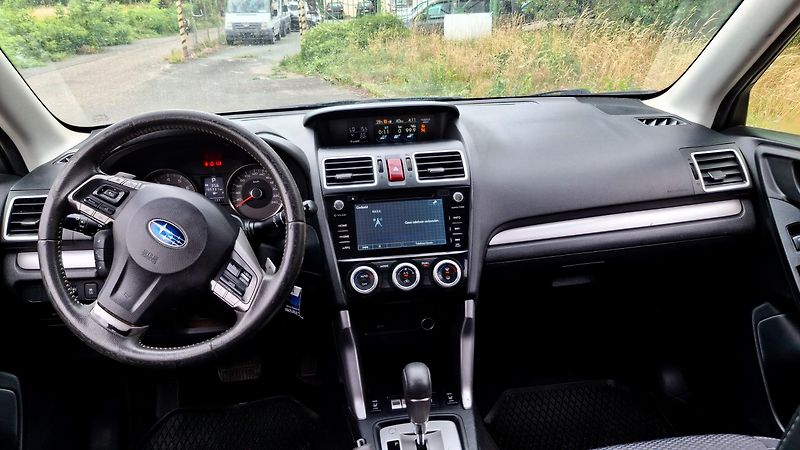Subaru Forester 2.0 benzin 110 kw 4x4 - fotka 31 z 43