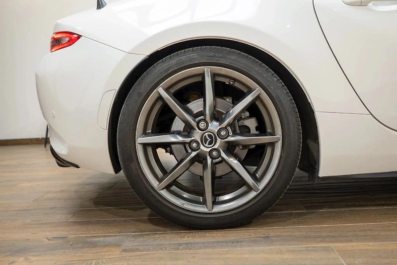 Mazda MX-5 2.0 118 kW RWD 6MT - fotka 27 z 29
