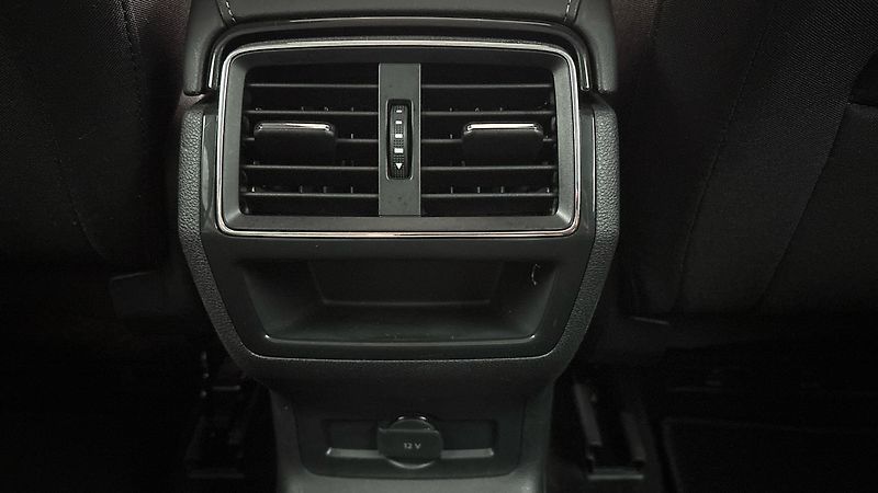 Škoda Karoq 2.0 TDI DSG 4x4 Style - fotka 20 z 29