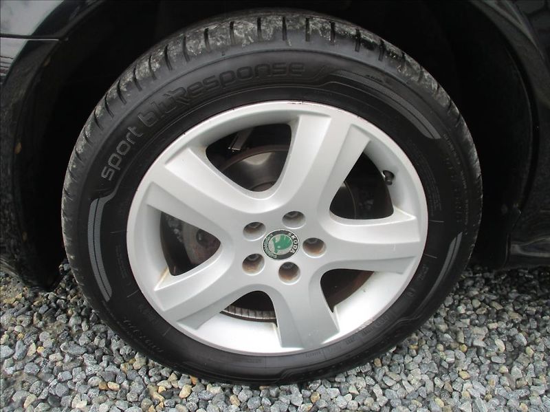Škoda Octavia 1,6 MPI, digi klima, 1.maj, - fotka 24 z 29
