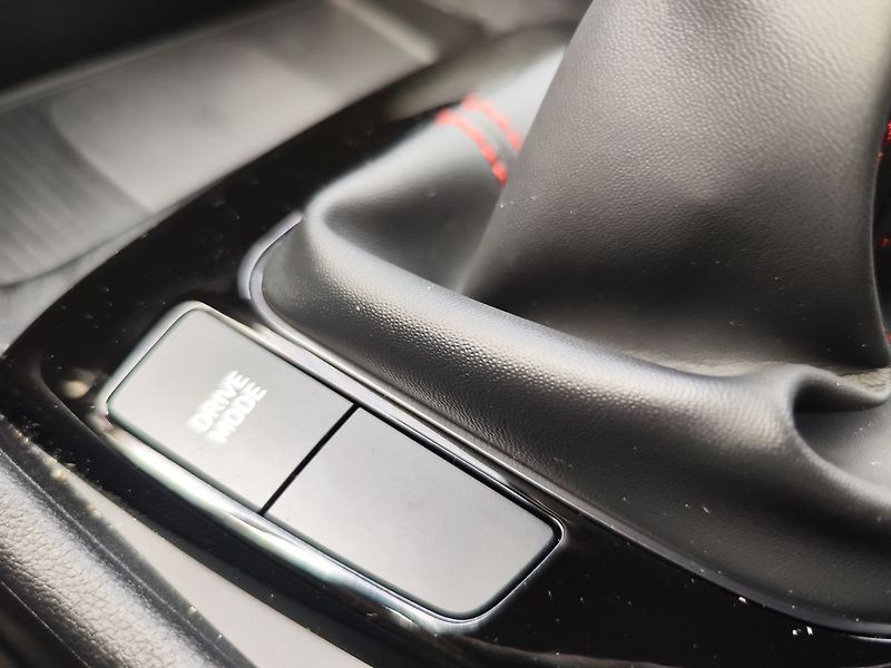 Hyundai Tucson 1.6 T-GDI/118kW N-Line - fotka 26 z 35