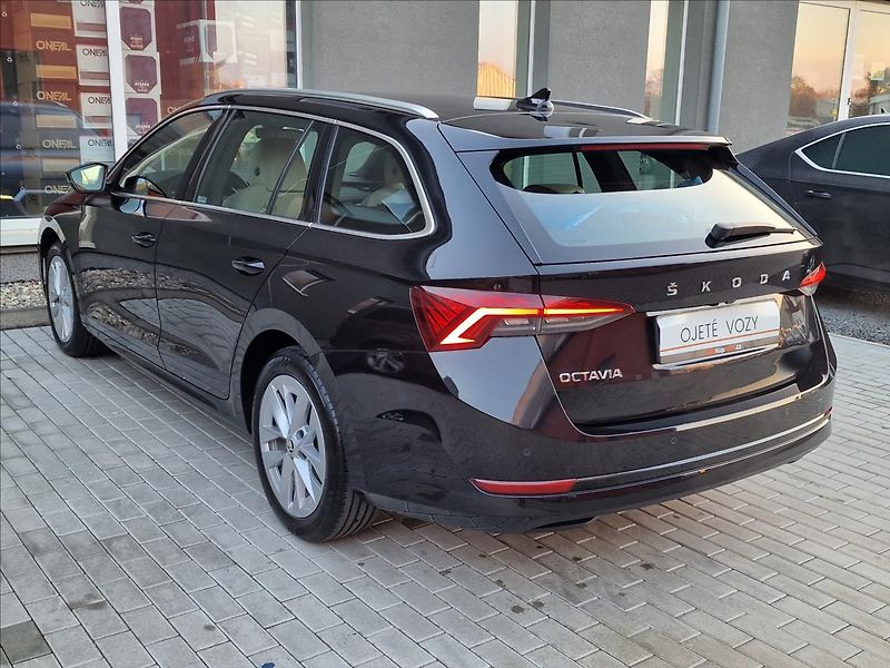 Škoda Octavia 2.0TDI 110kW DSG Style, 1.Maj. - fotka 8 z 50