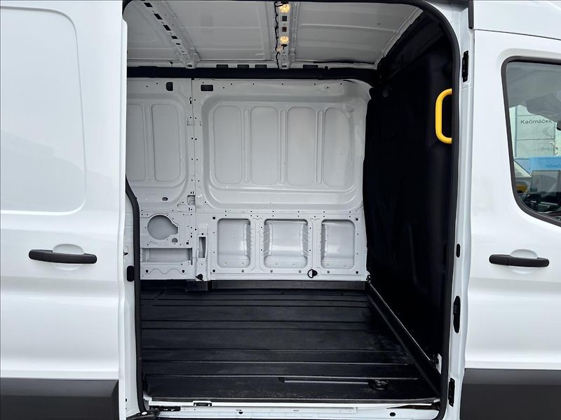 Ford Transit 2,0 EcoBlue 96kW L3 DPH - fotka 14 z 39