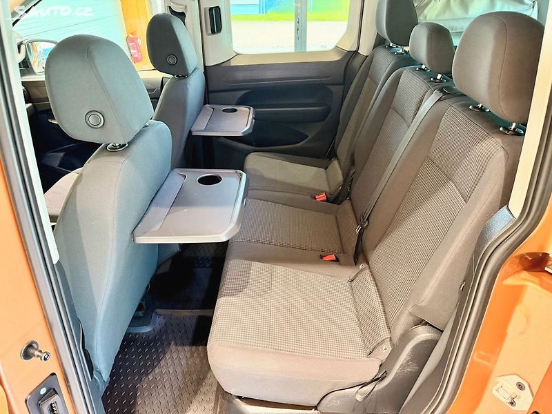 Volkswagen Caddy 1.5 TSi DSG California - fotka 21 z 32