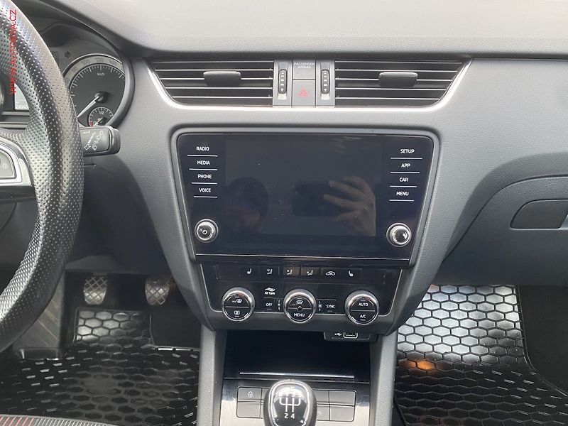 Škoda Octavia (2019) 1.6 TDi, ČR, Style, LED - fotka 12 z 18