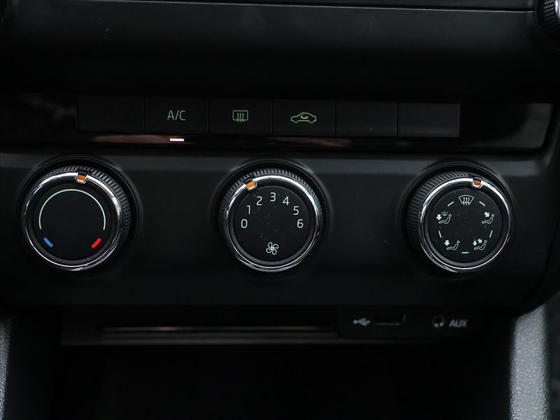 Škoda Octavia 1,6 TDI Ambition Xenon CZ DPH - fotka 23 z 31