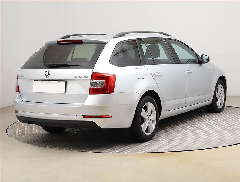 Škoda Octavia (2019) Ambition 2.0 TDI, Tempomat - fotka 5 z 18