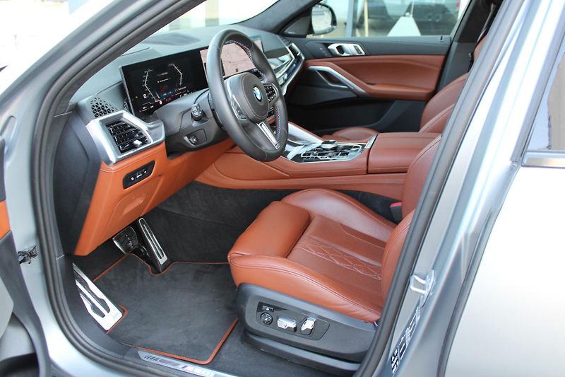 BMW X6 M60i xDrive, 390kW - fotka 4 z 27