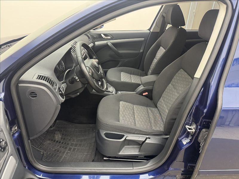 Škoda Octavia 2,0 103kW DPH 2X SADY KOL ČR - fotka 21 z 25
