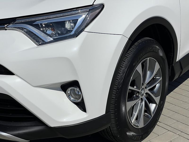 Toyota RAV4 2.5i HYBRID 114kw - fotka 7 z 25