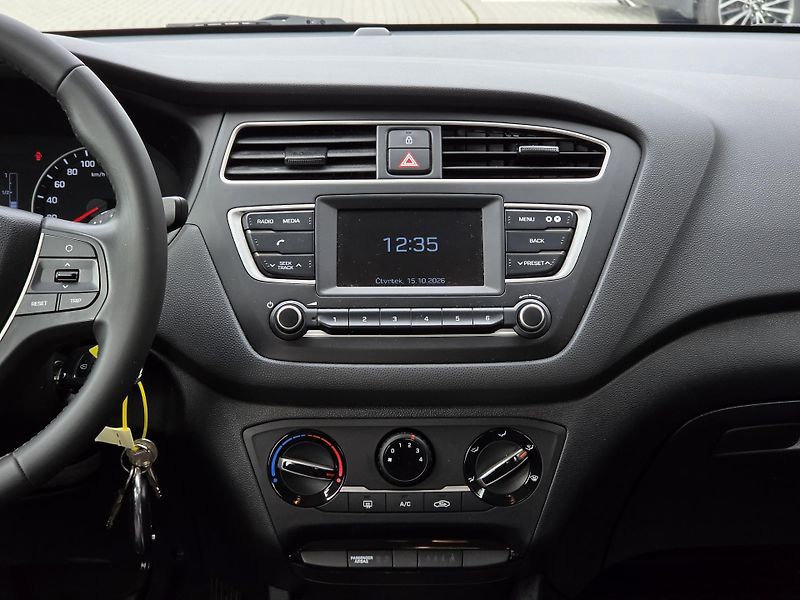 Hyundai i20 (2018) 1,2i 55kW - fotka 14 z 17