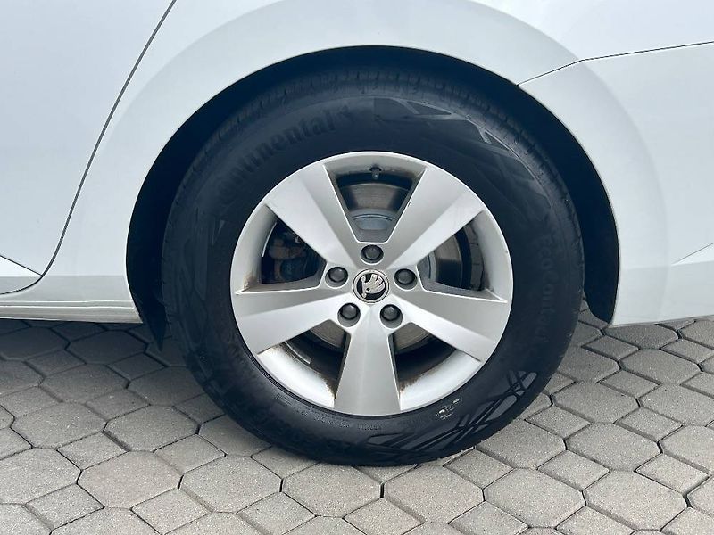 Škoda Superb Ambition 7DSG 2,0TDI - fotka 21 z 24