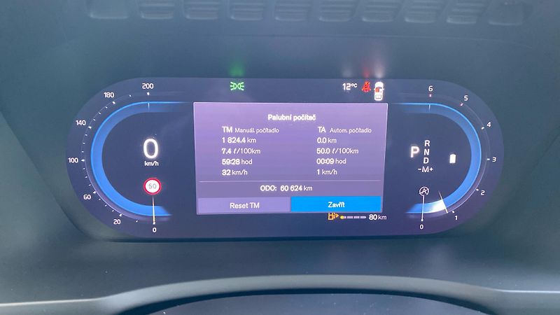 Volvo XC90 PLUS BRIGHT, B5 AWD, 173+10 kW - fotka 17 z 38