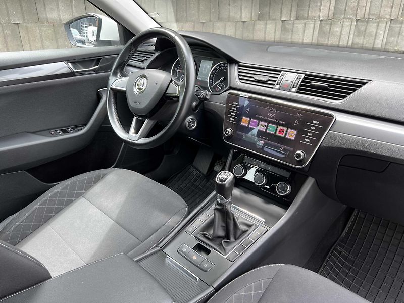 Škoda Superb 2.0 TDi 110 kW FACELIFT MR2020 - fotka 6 z 13