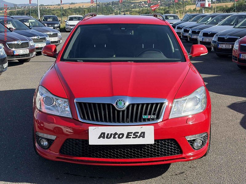 Škoda Octavia (2010) 2.0 TDi, DSG, STK5/28 - fotka 2 z 18