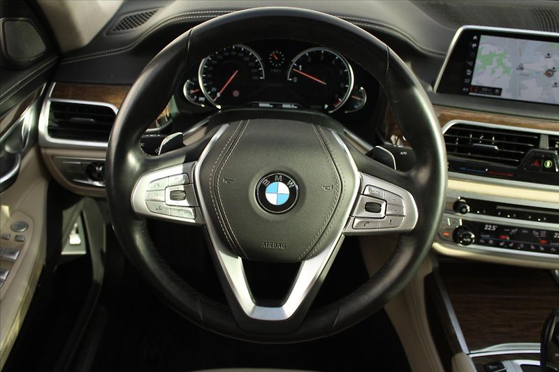 BMW Řada 7 750Li xDrive LASER MASÁŽE ČR - fotka 14 z 44