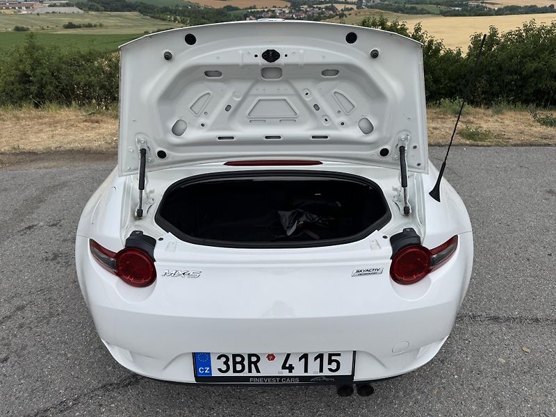 Mazda MX-5 1.5 96 kW Soft top CarPlay - fotka 20 z 28