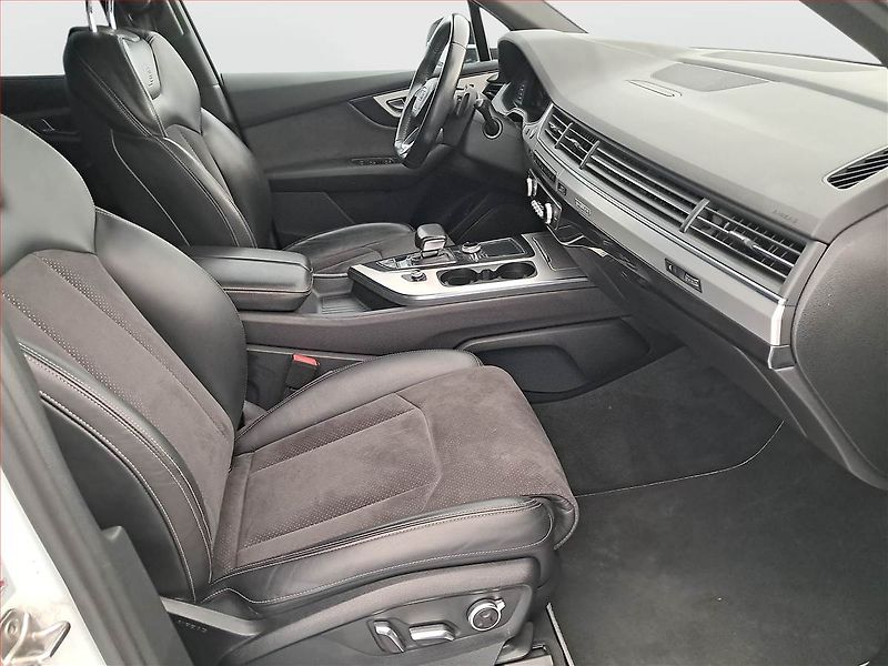 Audi Q7 (2017) S-Line 3.0 TDI - fotka 9 z 23