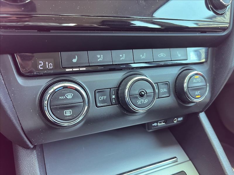 Škoda Octavia 1,4 TSi 103 kw Elegance  Xenon - fotka 22 z 46
