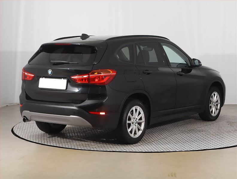 BMW X1 (2016) sDrive16d, Serv.kniha, Kůže - fotka 5 z 25