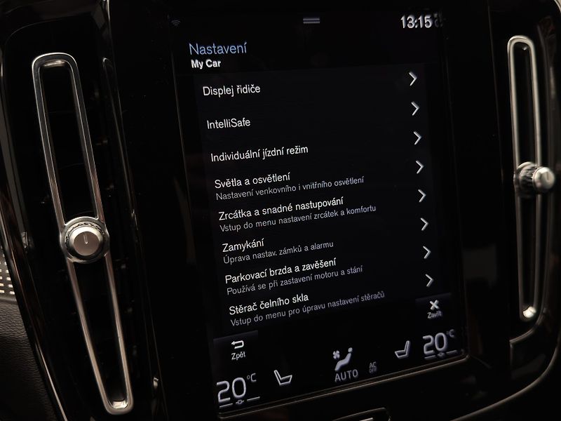 Volvo XC40 B4 AWD INSCRIPTION AUT  - fotka 43 z 51