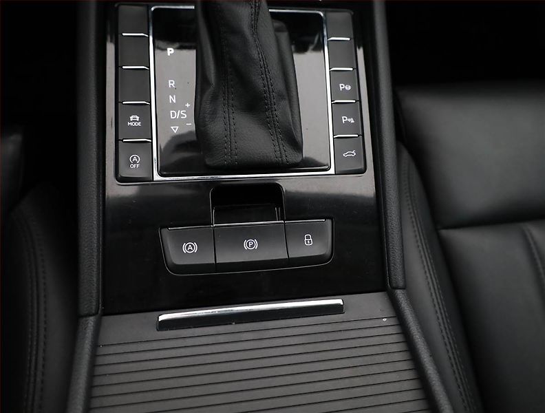 Škoda Superb (2016) Laurin&Klement 2.0 TDI - fotka 12 z 20