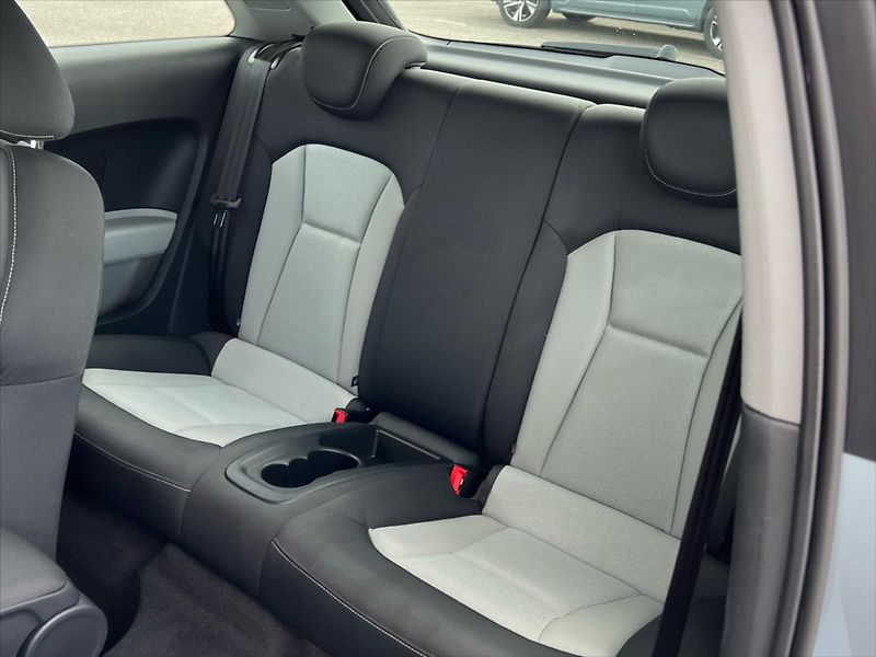 Audi A1 1,2 TFSi 63 kW S-LINE - fotka 13 z 23