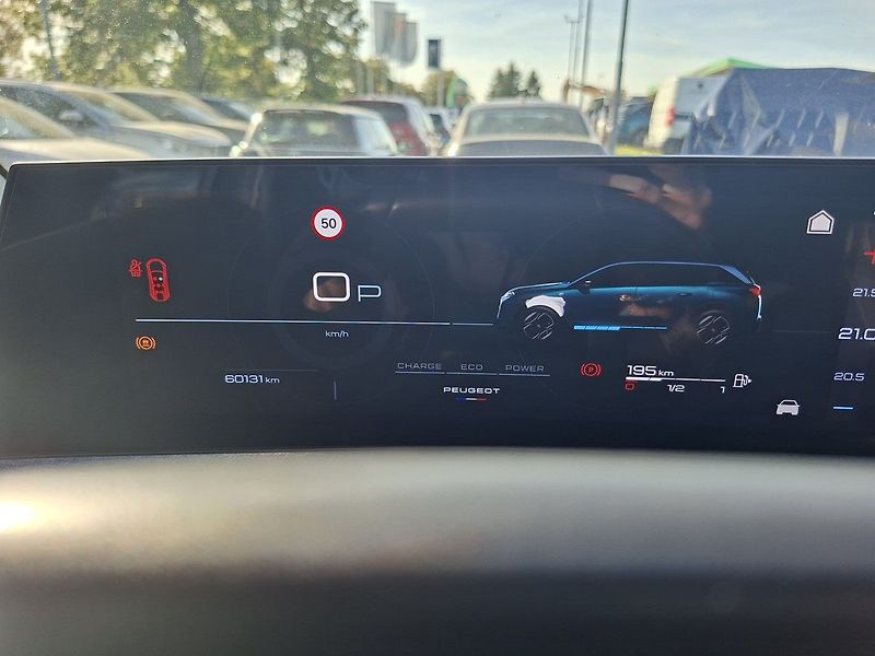 Peugeot 5008 ALLURE HYBRID e-DCS6 - fotka 15 z 27
