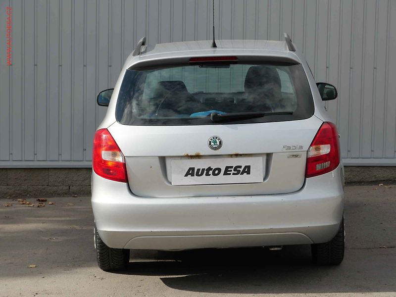 Škoda Fabia (2011) 1.2 TSi, AC, tempo - fotka 5 z 15