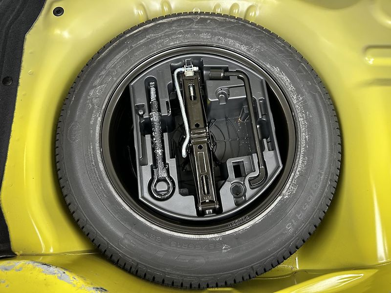 Citroën C4 Cactus 1.2 Pure Tech FEEL - fotka 31 z 34