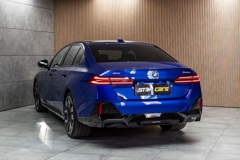 BMW Řada 5 540d xD ///M*ZÁRUKA*TAŽNÉ*ČR 1 - fotka 4 z 51