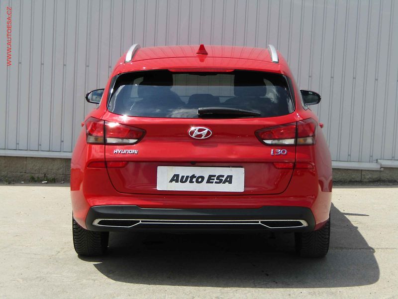 Hyundai i30 (2023) 1.0 T-GDi, ČR, Smart - fotka 5 z 21
