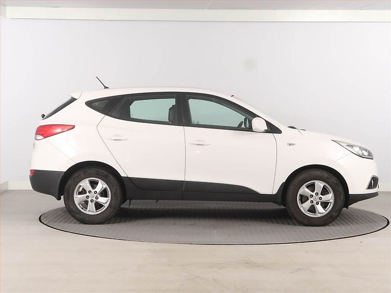 Hyundai ix35 (2015) 1.7 CRDi, Tempomat - fotka 6 z 17