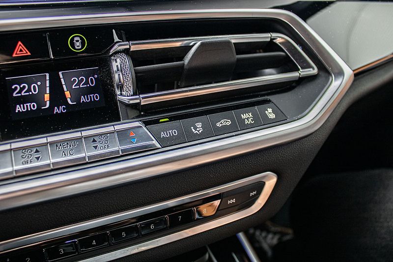 BMW X5 Individual - fotka 36 z 55