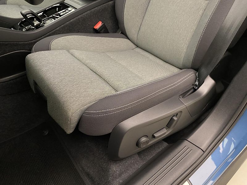 Volvo XC40 B4 DARK PLUS AUT  - fotka 25 z 56